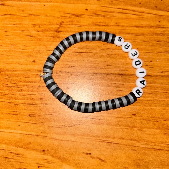 Las Vegas Raiders Heishi Bracelet - Picture 7 of 11